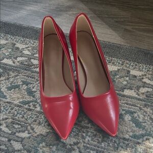 Classic Women's Red Pointed-Toe Pumps